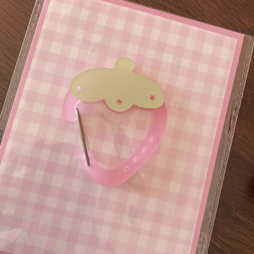 لطيف الفراولة شكل حلقة تسلق جوفاء PVC مشبك المفاتيح متعددة الأغراض لون الحلوى كيرينغ هوك