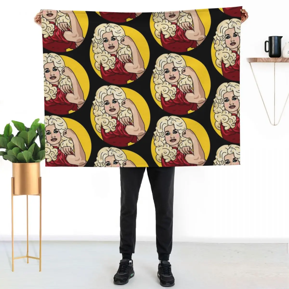 Dolly the Riveter Throw Blanket Sleeping Bag Giant Sofa Extra Large Throw Shaggy bed plaid Bed linens Blankets