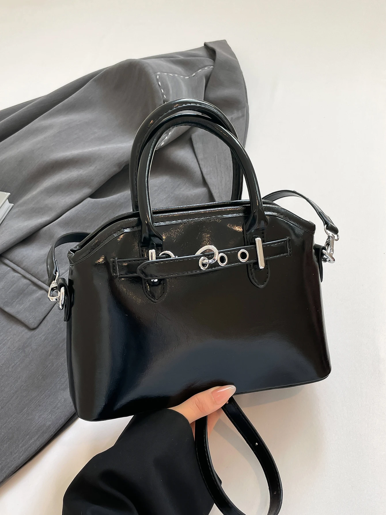 

Fashionable New Women's Handbag, Vintage and Stylish, Large Capacity, Suitable for Work and Shopping