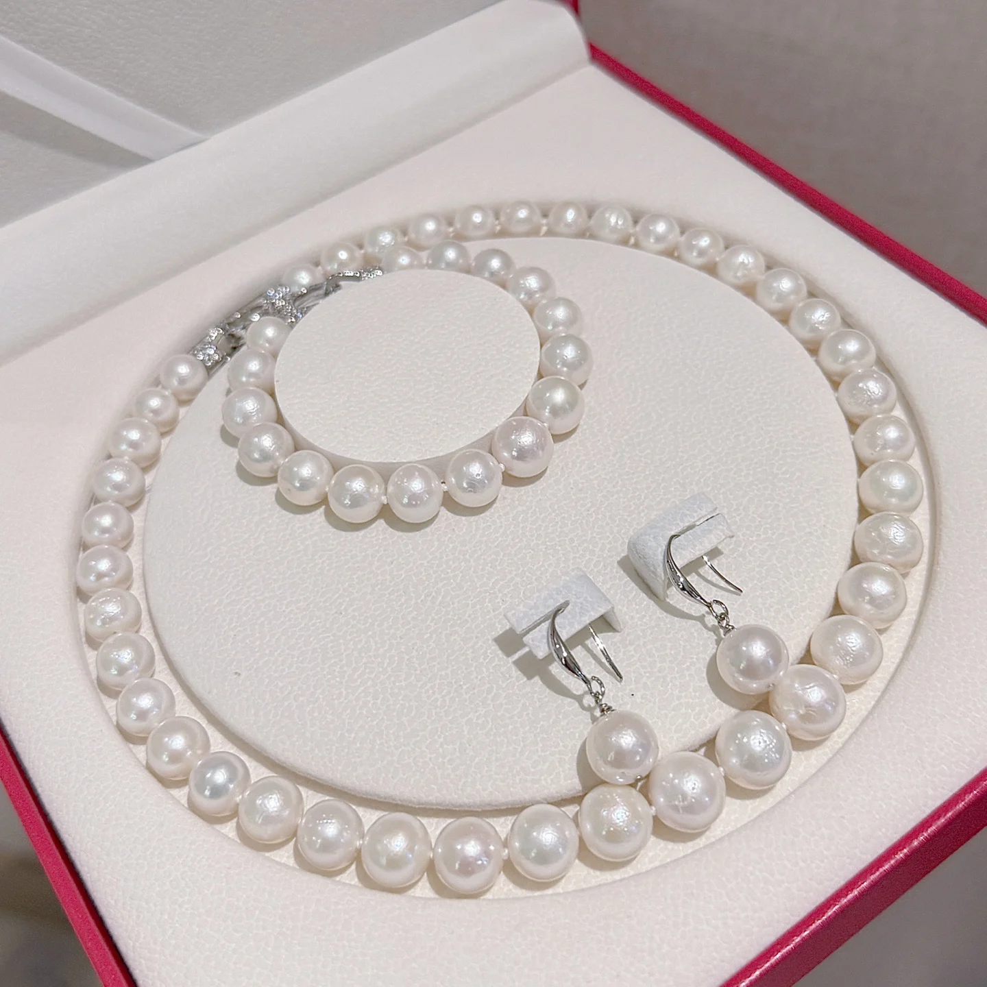 90 Great value❗ Highly recommended, 10-11mm nearly round strong luster baroque freshwater pearl three-piece set