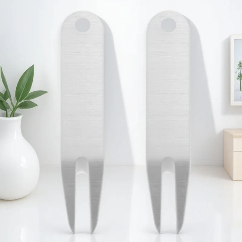 2Pcs Portable Golf Divot Fork Repair Tools Small Lightweight Metal Forks Keychain Design Convenient Golf Accessory Tool