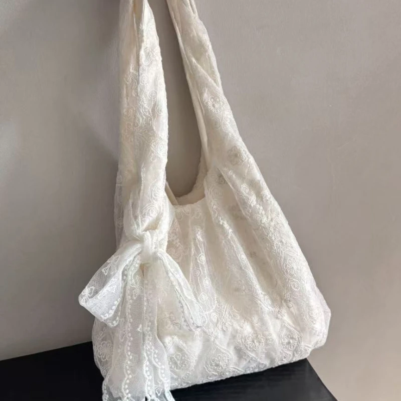 

2025 Новая женская холщовая сумка в корейском стиле со свежим кружевом и цветочным принтом, большая вместительная сумка через плечо, пригородная сумка подмышками