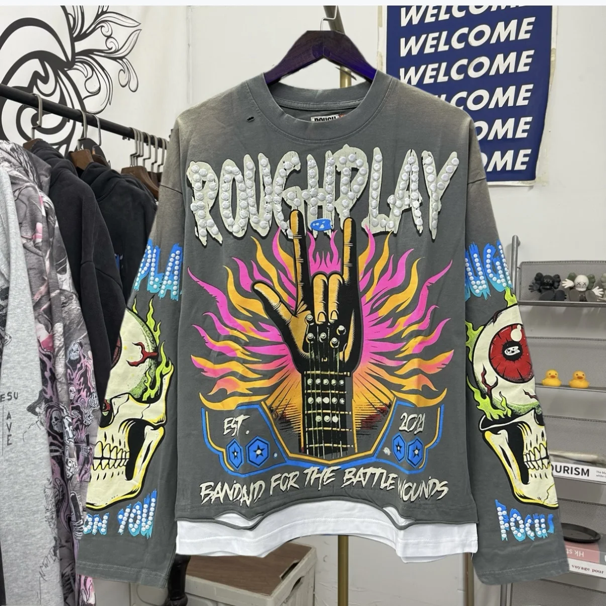 Rough Play Rock Guitarist Print American High Street Washed Vintage Hole Splicing Long Sleeve T-Shirt Unisex Cotton Polyester...