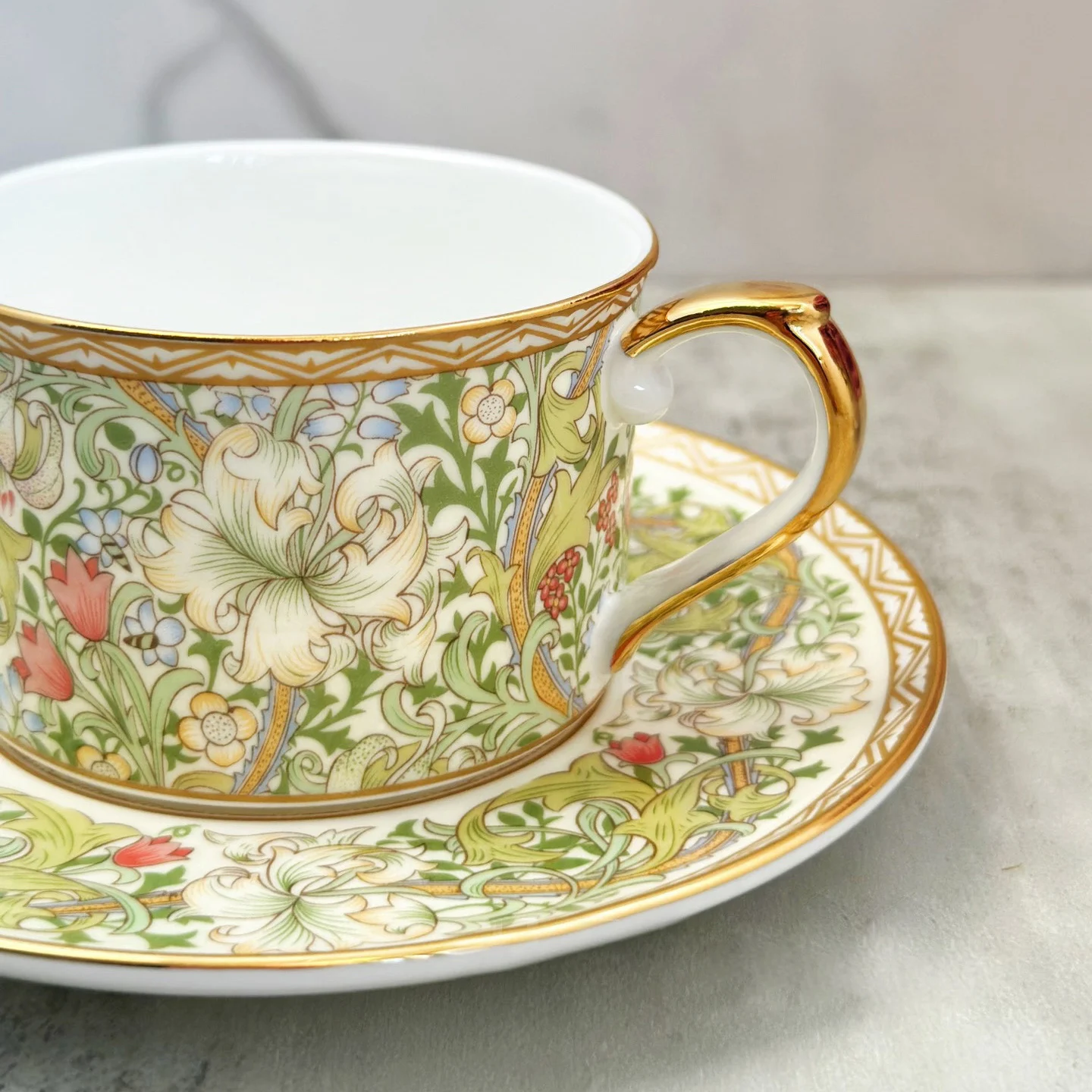 

New European Style Luxury High Temperature Firing Bone China Coffee Cup and Saucer Drinkware Afternoon Tea Gift Box Packaging