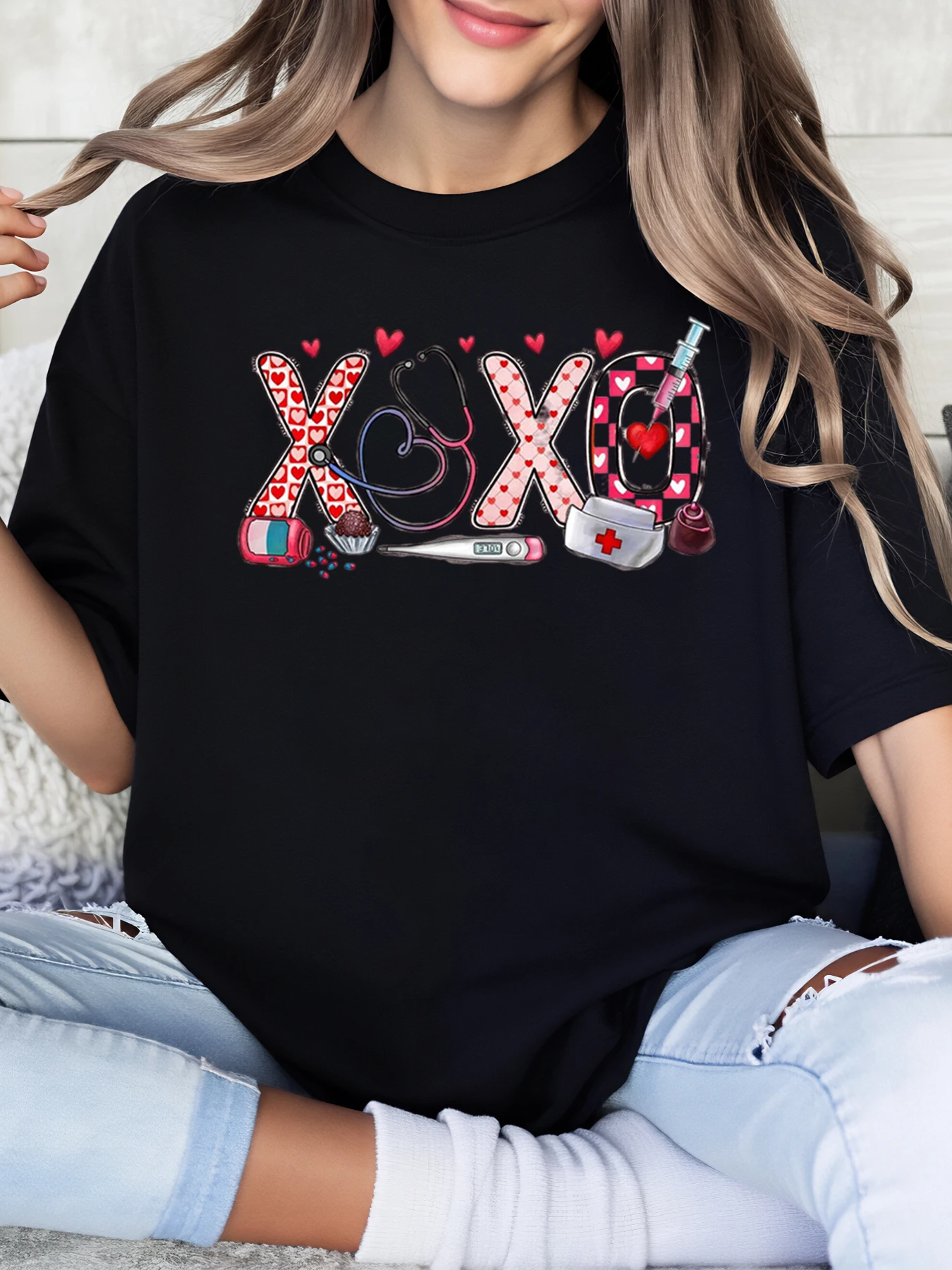 

Xoxo Nurse Pattern Valentine's Day T-Shirt Women's Casual Wear for Nurses and Medical Staff Black Plus-Size