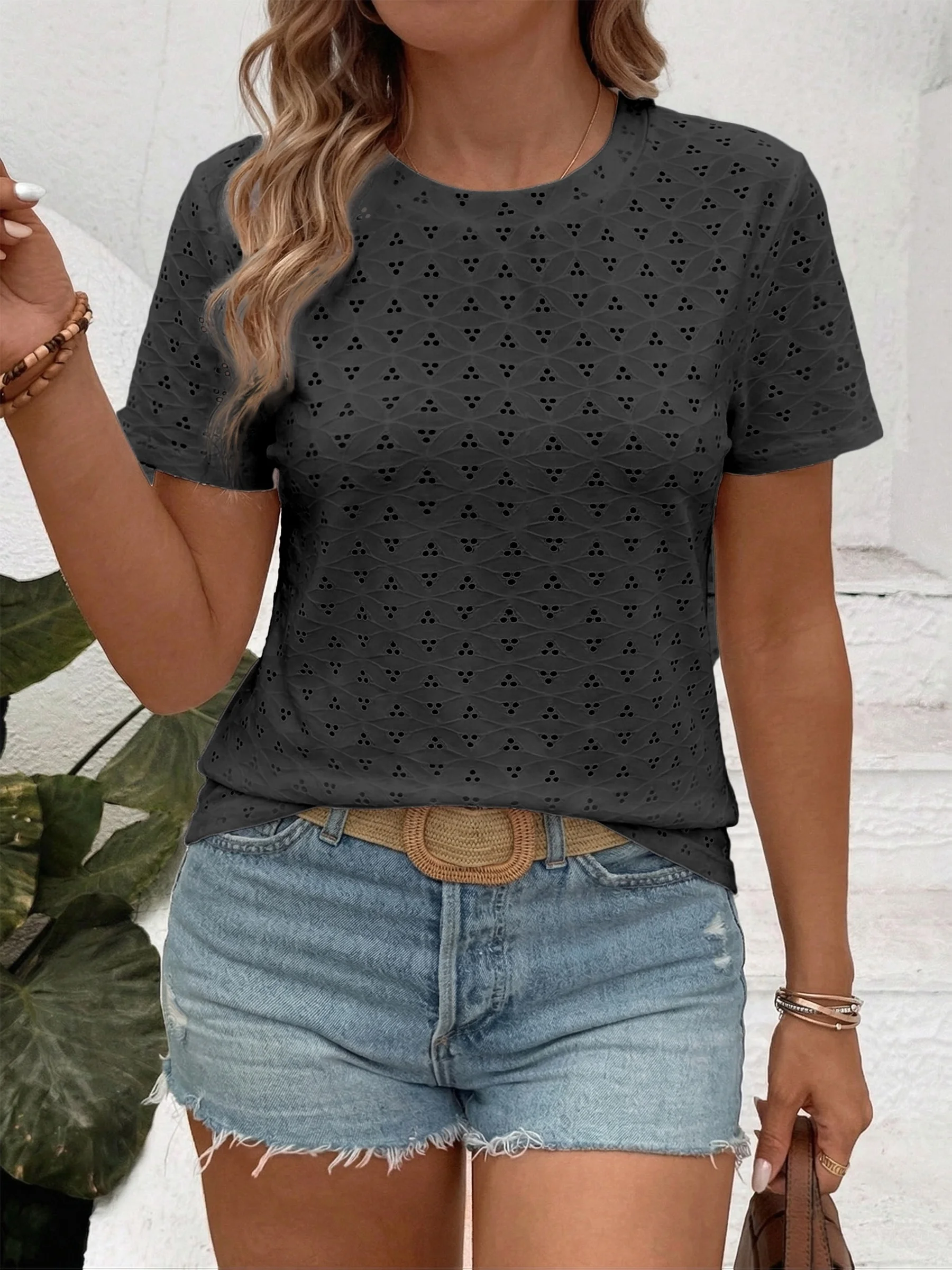 Plus Size Women's Eyelet Short Sleeve Tee Breathable Casual Top Versatile Summer Essential