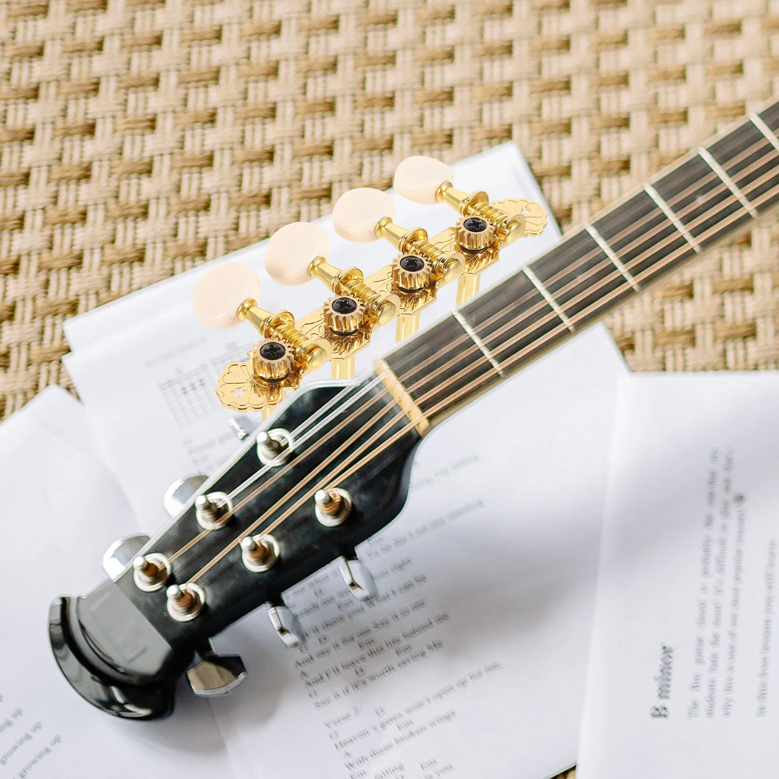 1Set Professional Guitar Tuning Pegs Metal Construction Fine Tuning Stability Easy Install Remove Universal Fit for Acoustic