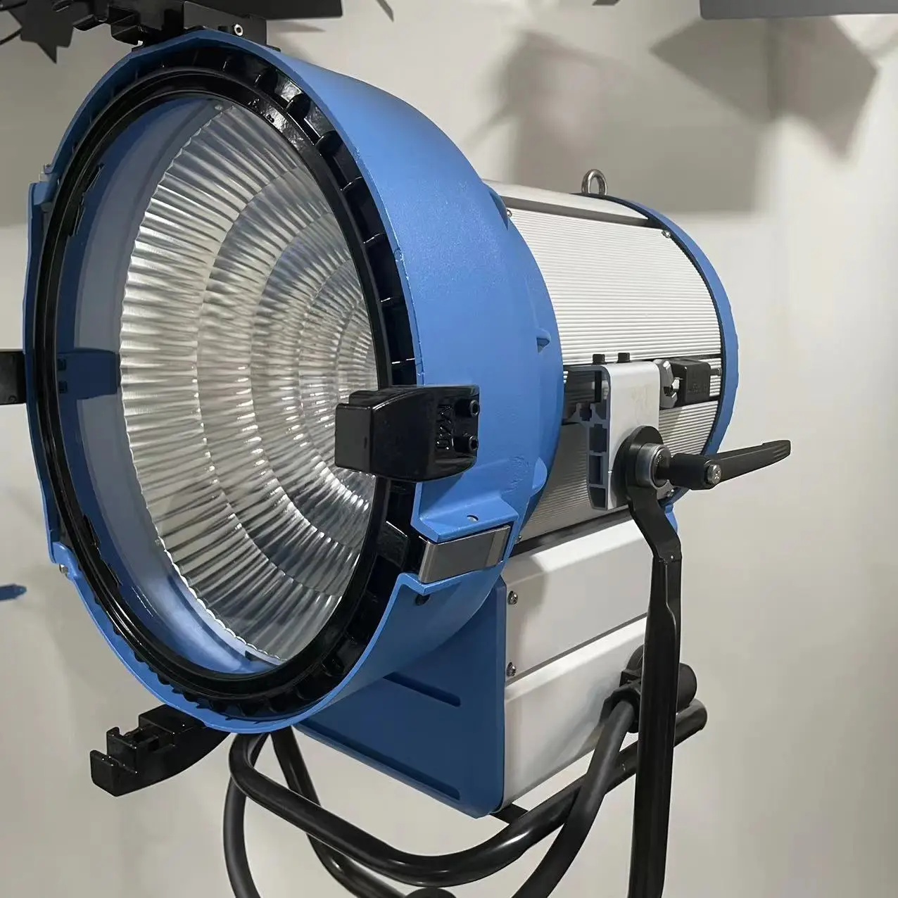 Spotlight M40 4000W Movie Video HMI Fresnel Light ,Photographic Tungsten Lamp,Photographic Halogen Lamp