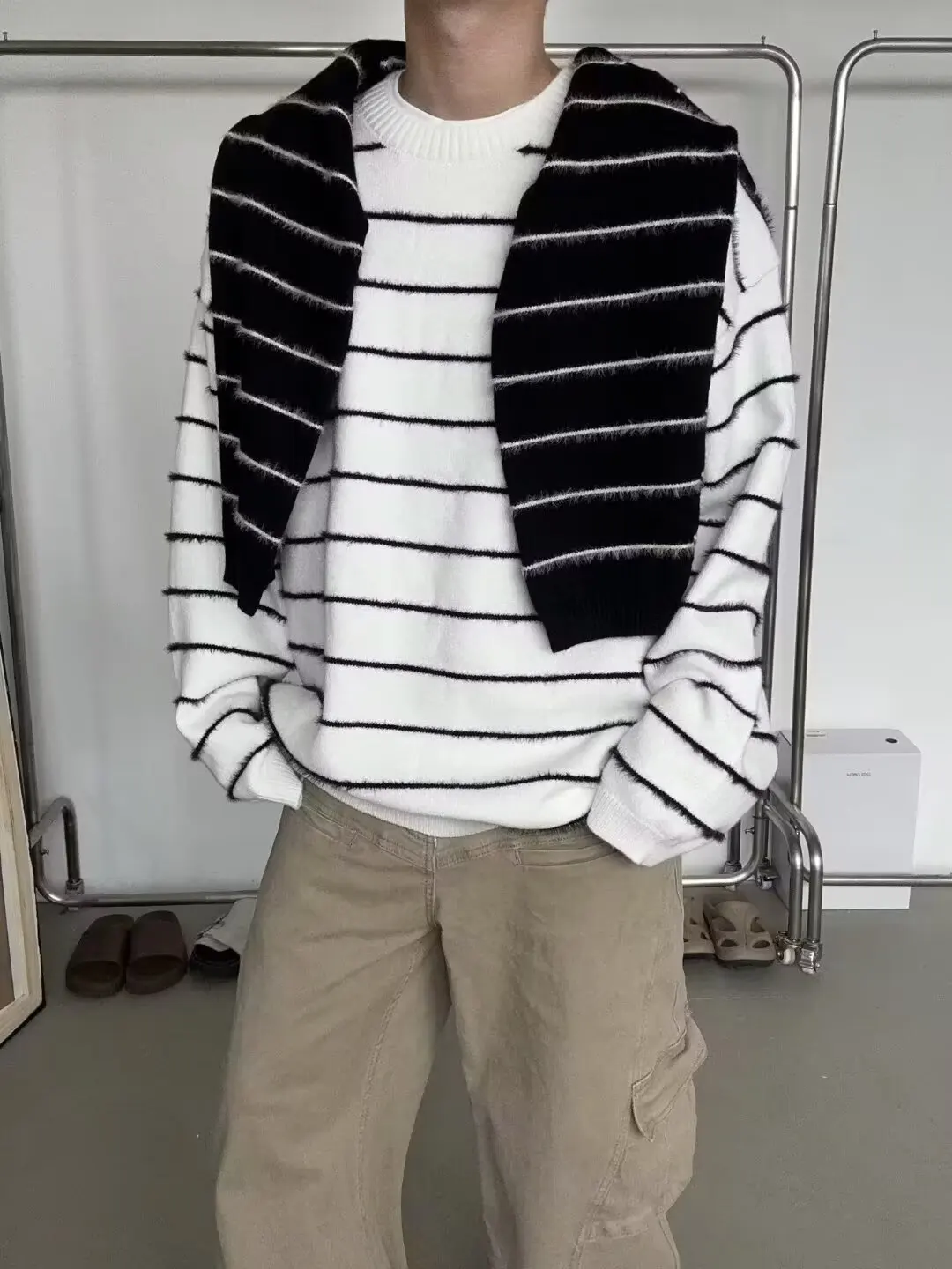 Retro Striped Men's Sweater Casual Loose Overhead Knitted Top City Boy Versatile Autumn Winter Fashion Comfortable Warmth