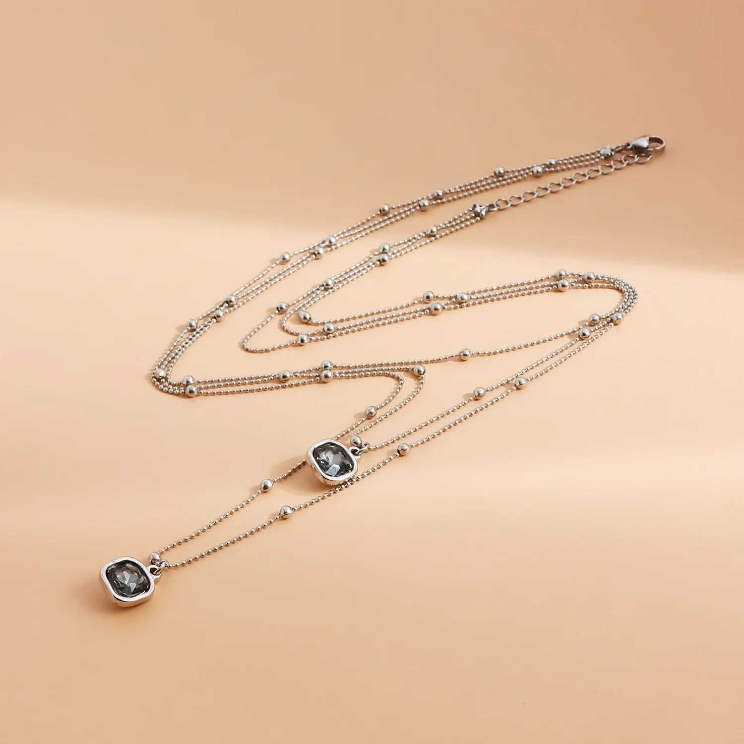 Cross border sexy round bead chain lock bone chain jewelry, dark style three-layer black diamond pendant necklace for women