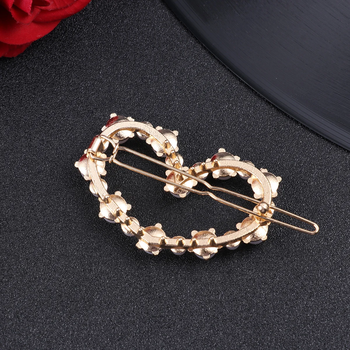 

1pcs Love Heart Pearl Hair Clip Geometric Design Elegant Hair Pin For Women Girls Fashion Barrettes Wedding Party Accessory