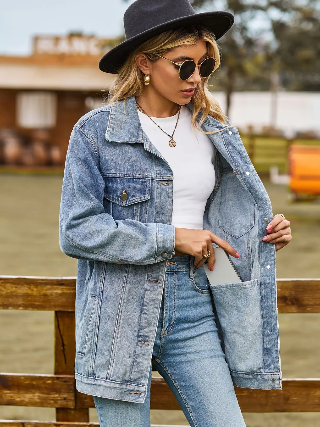 

Classic Vintage Loose Women's Denim Jacket Versatile Street Style Cotton Long Sleeve Travel Friendly Durable Classic Outerwear
