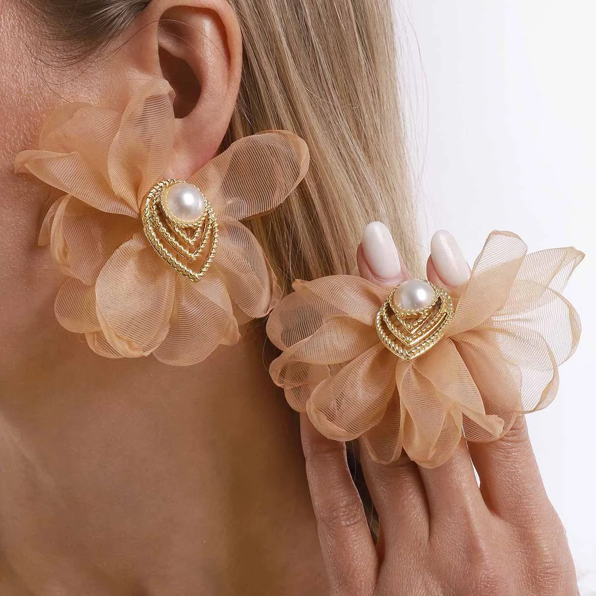 

Elegant European Style Mesh Flower Fashionable Ladies' Commute Jewelry Daily Party Accessory Light Luxury Ear Rings