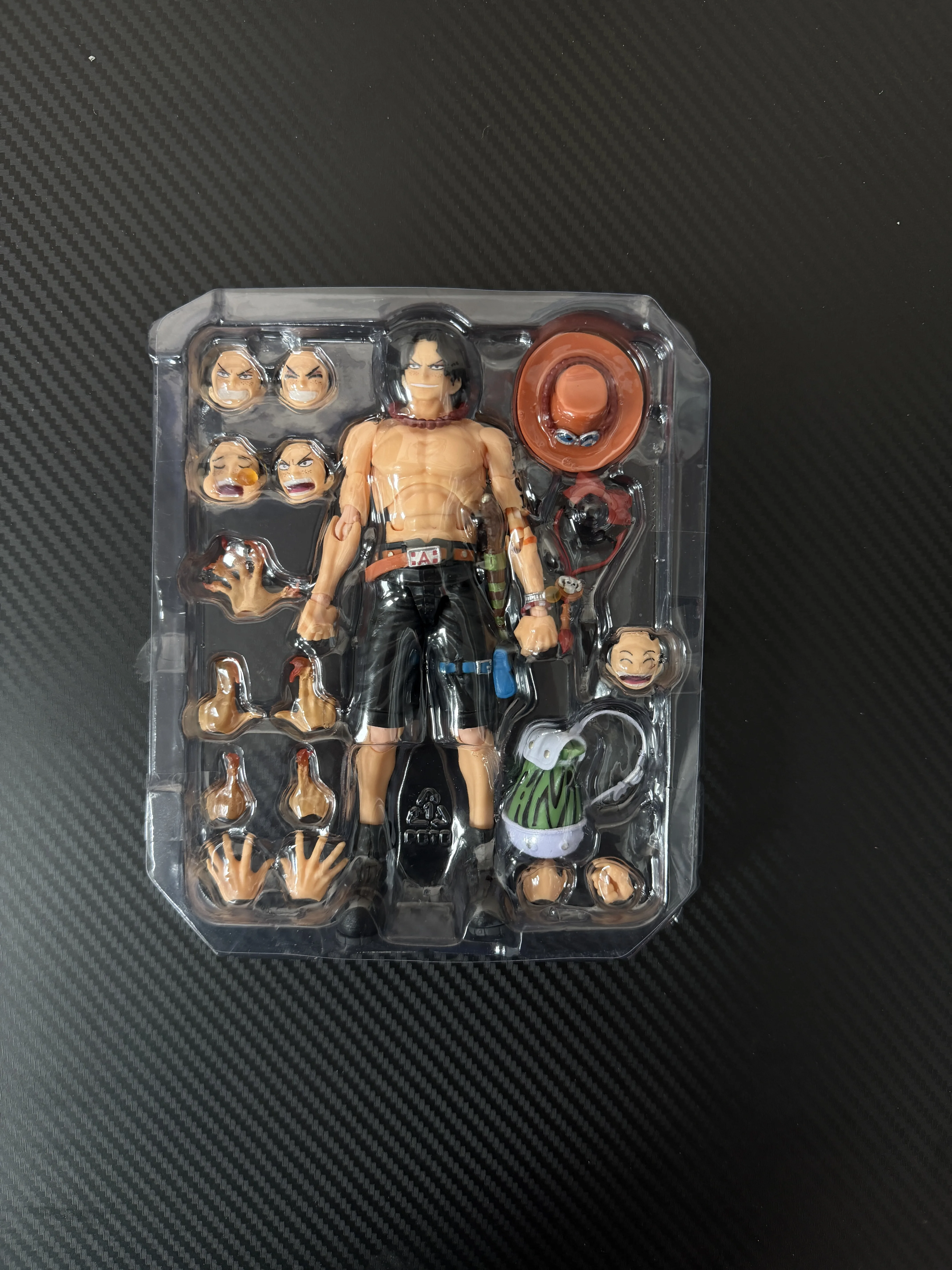 Bandai Soul Limited -SHF Fire Boxing Ace Top War One Piece Joint kan worden gemaakt tot een Japanse versie en is op voorraad.