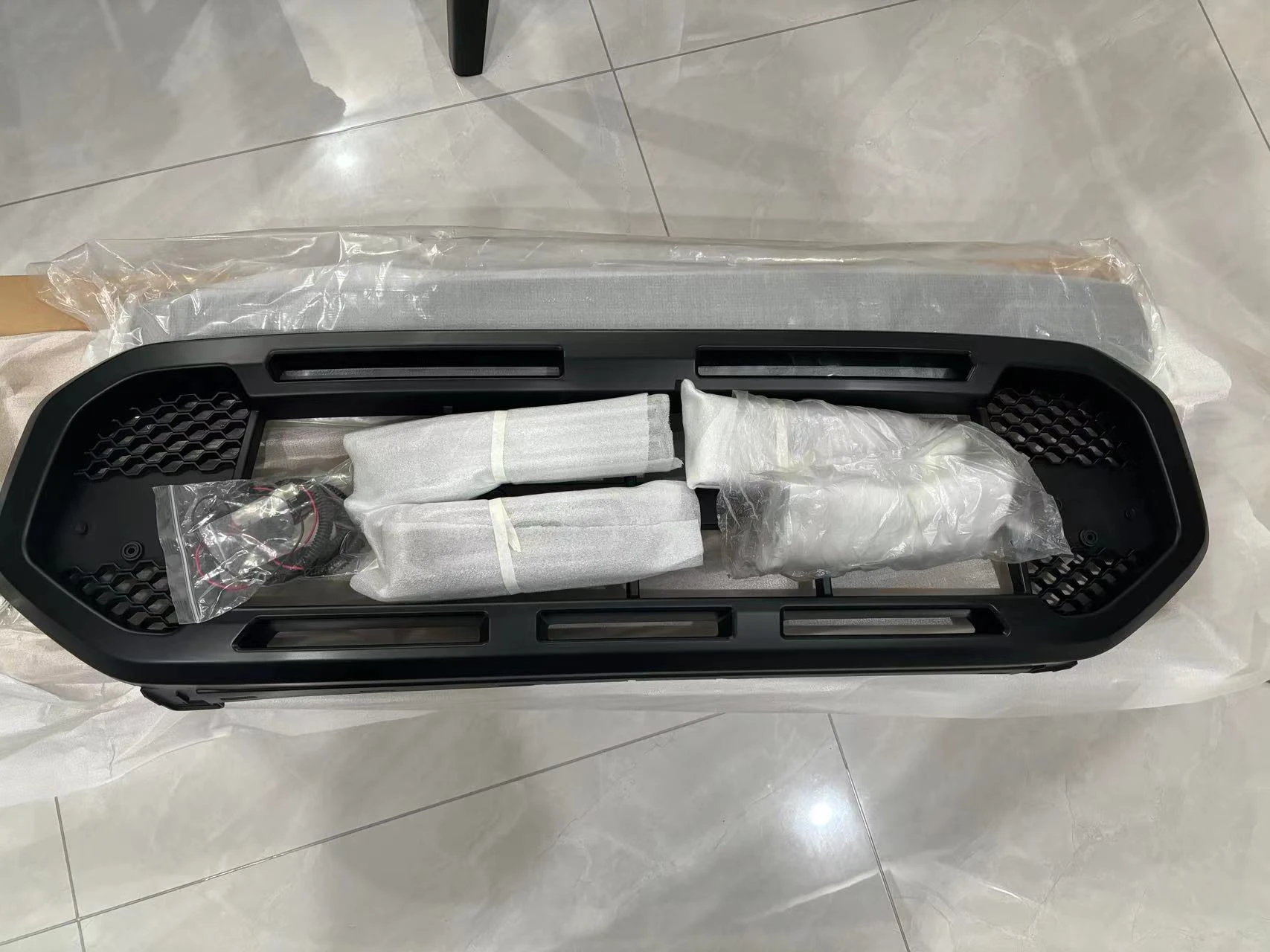 ABS Front Middle Grill Front Bumper Grille Racing Grills With LED Letters For Ford Ranger T8 2018 2019