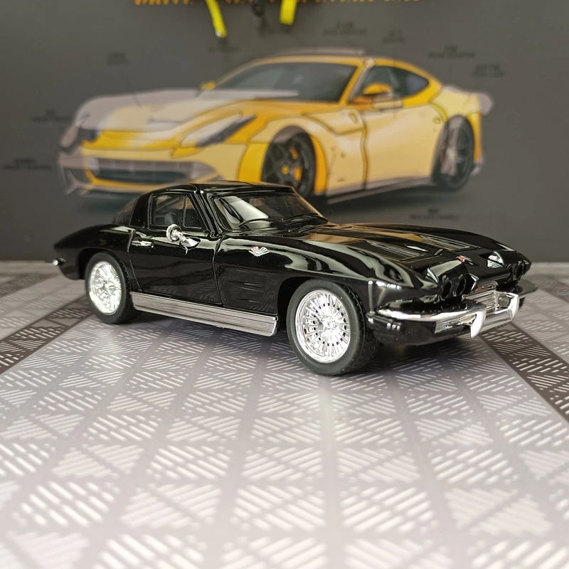 1:32 simulation Chevrolet Corvette C2 alloy car model, doors can open has simulated sound and lighting functions, rich details view 6