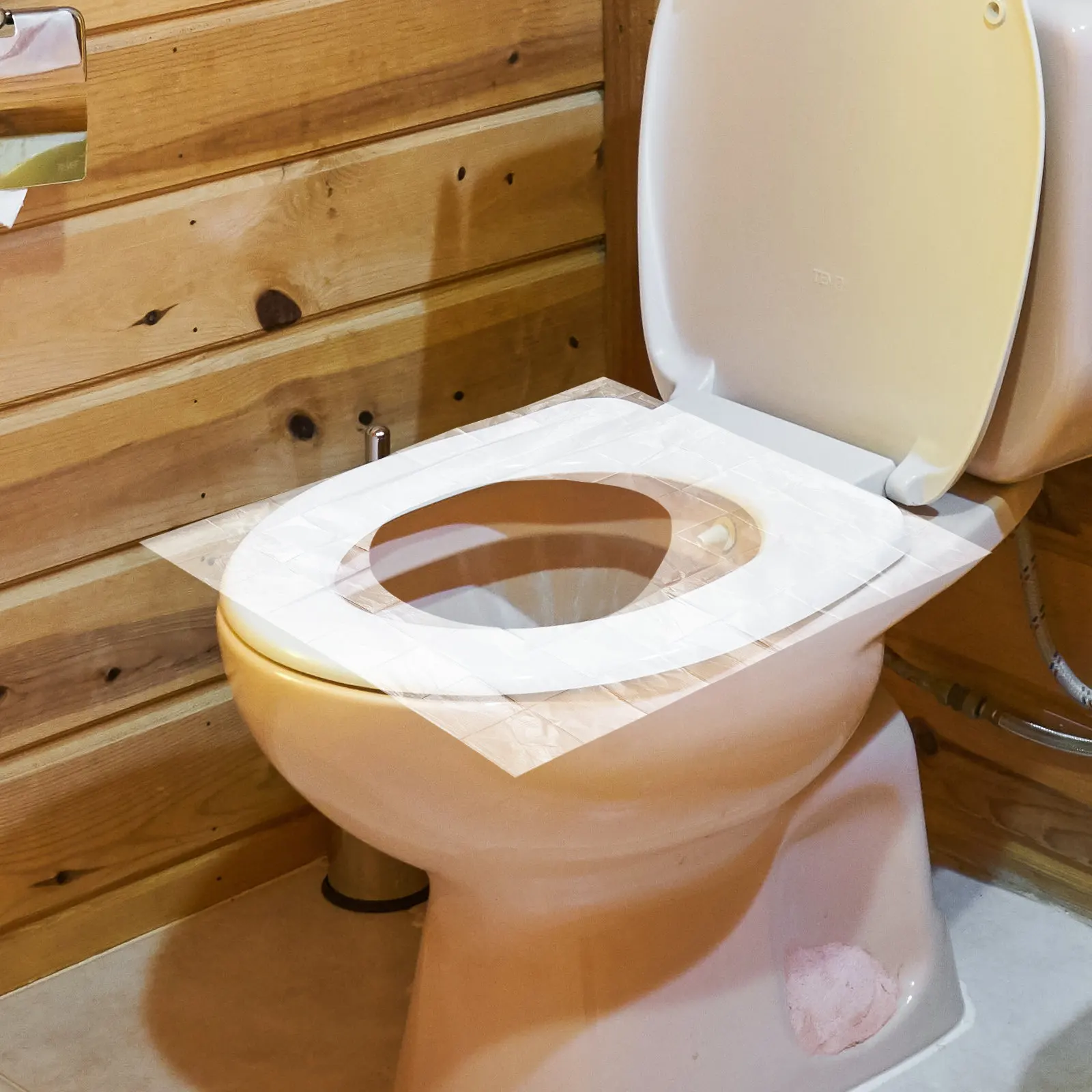 

50 шт. одноразовых накладок на унитаз, белые, из полимерной пленки, водонепроницаемые, противоскользящие, для дома, путешествий, командировок, использования на улице