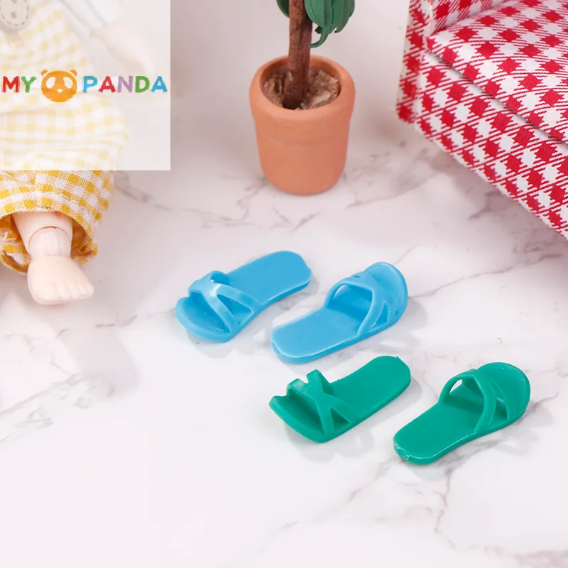 1Pair 1/12 Dollhouse Mini Casual Slippers Bathroom Bedroom Slipper Model Dolls House Home Ornament For Kid Pretend Play Toys