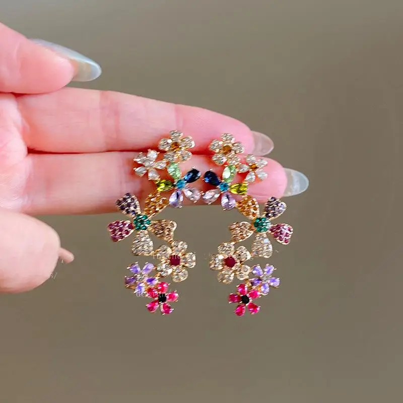 أقراط زهرة الزركون المصممة بشكل أنيق بألوان رومانسية للنساء والفتيات، مثالية للحفلات والهدايا. #6