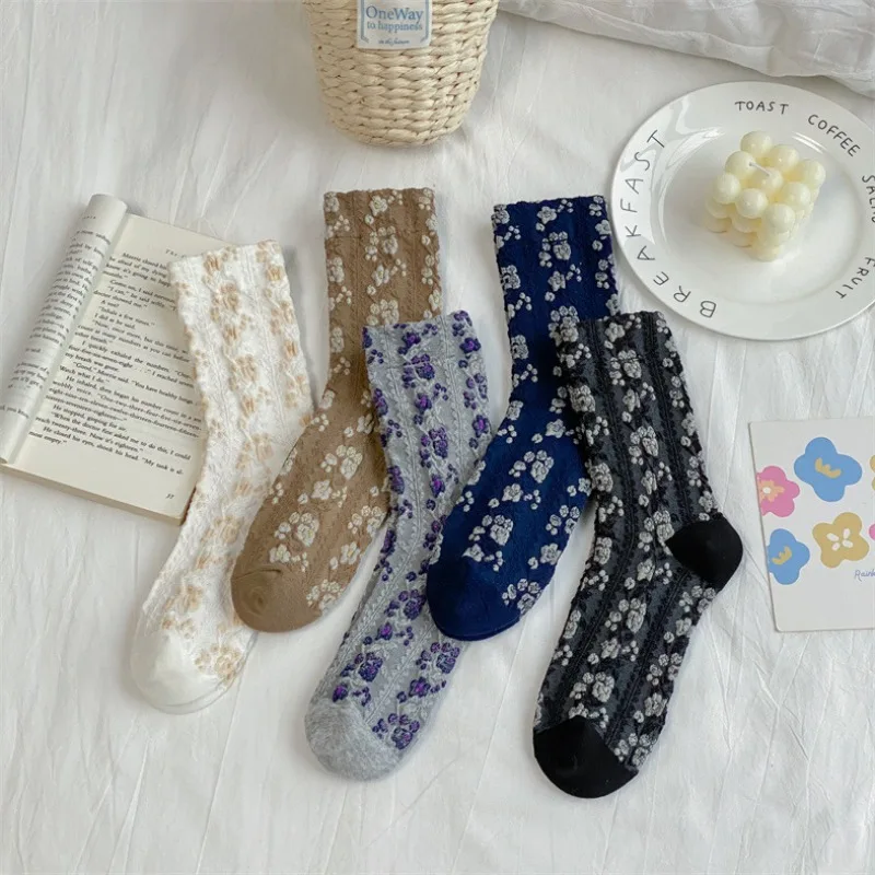 1/5 Paar Baumwollsocken im Palaststil, Retro-Pflanze, Blumenwald, Herbst und Winter, neuer Artikel, Nischenblume, süßes Mädchen, lange Röhrensocken