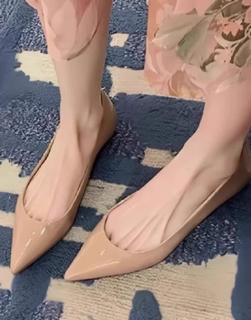 

Commuting flat bottomed ultra shallow mouth comfortable pointed versatile shallow mouth height increasing single shoe