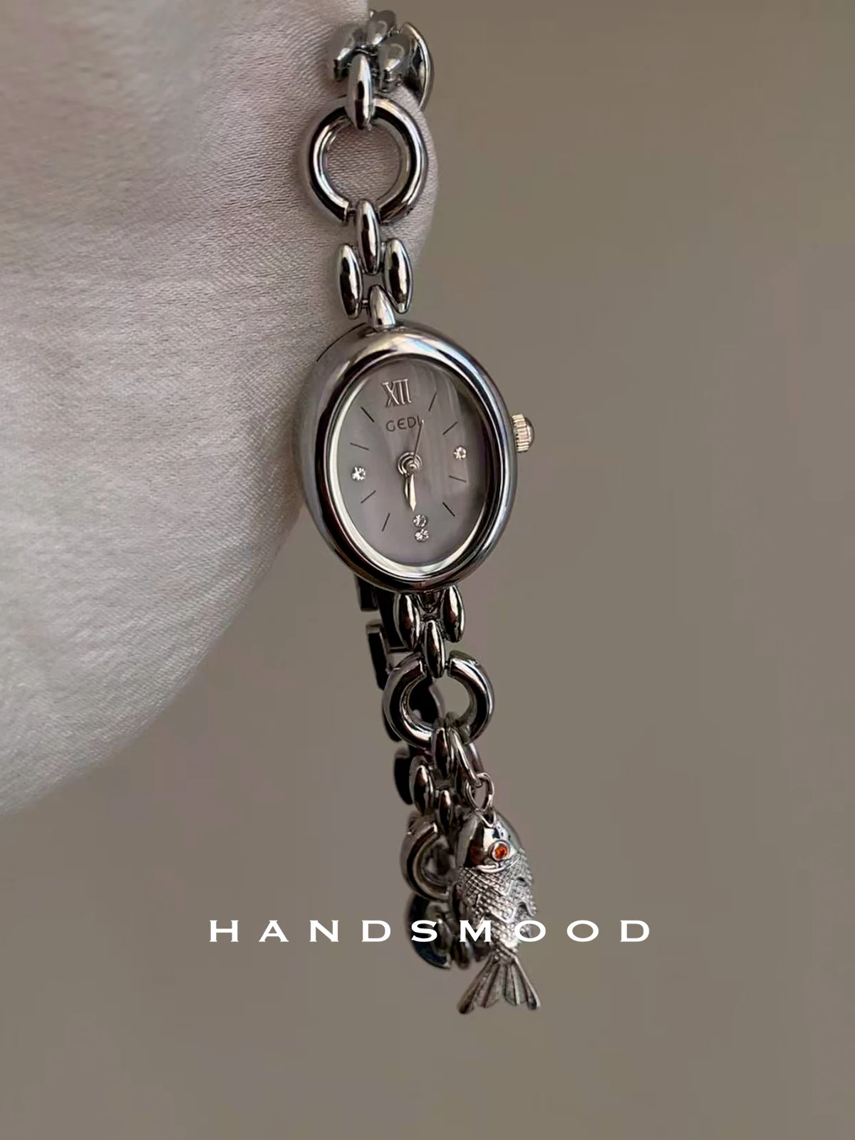 Original luxury ladies watchelegant watchsilver-gray oval small dial fashionable and high-end temperament versatile ladies watch