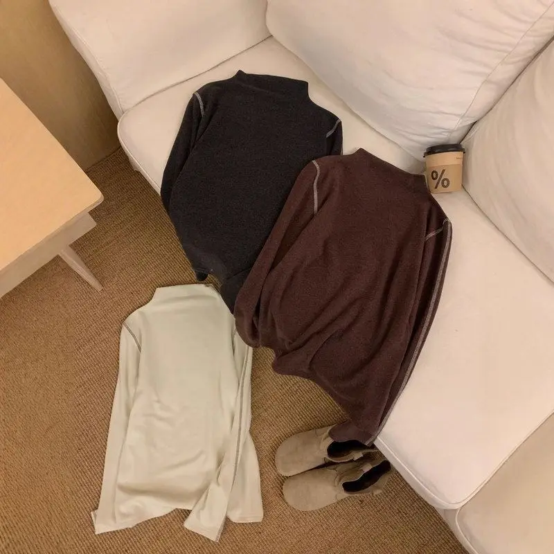 قميص نسائي بياقة عالية بثلاثة ألوان متعدد الاستخدامات للشتاء بتصميم جديد للارتداء الداخلي من ألياف البوليستر ضيق ومناسب بأكما...