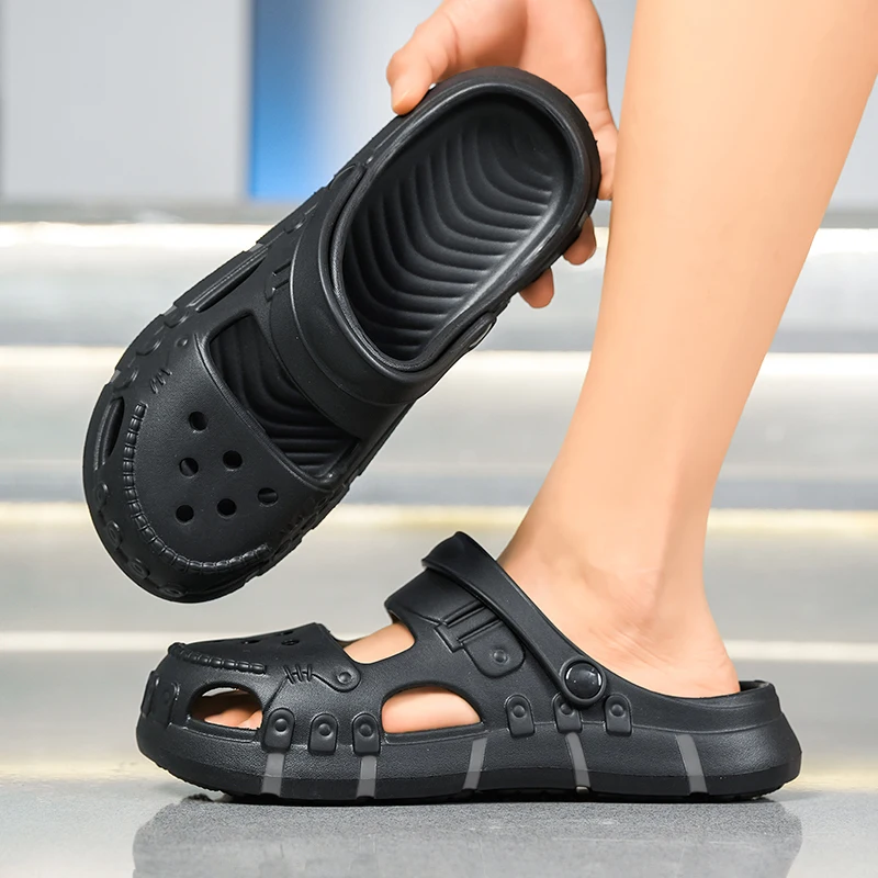 

Summer Men Sandals Clogs Outdoor Garden Clogs Hole Shoes Male Casual Shoes Water Shoes Comfort Home Soft Slippers
