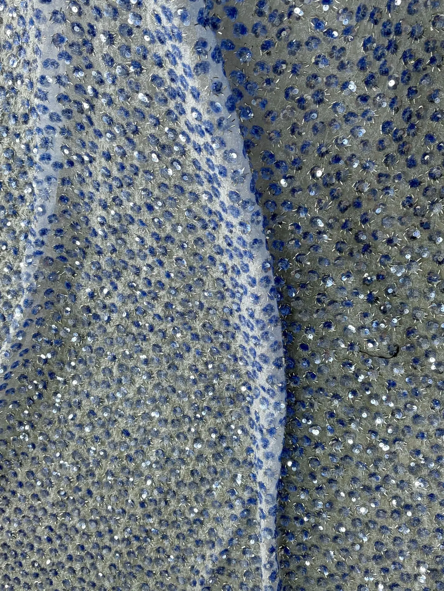 

Прочная 3D-ткань с цветочным узором из пайеток и вышивкой для свадебных платьев, одежды, платьев без бретелек, вышитая ткань для платьев.