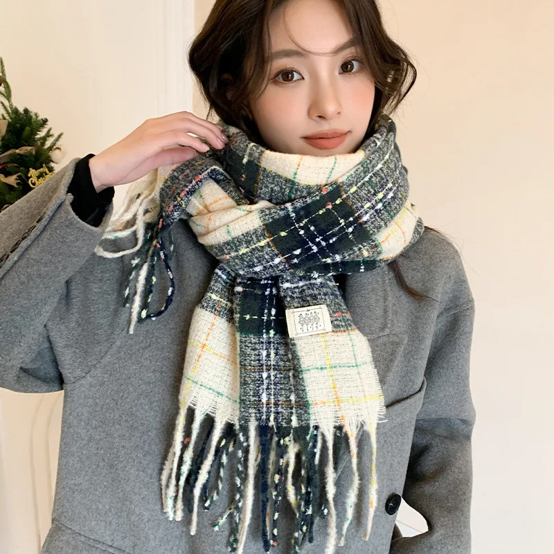 The New Affordable Couple Is Warm and Niche Vibes, and The Autumn and Winter Scarf Shawl Is Versatile