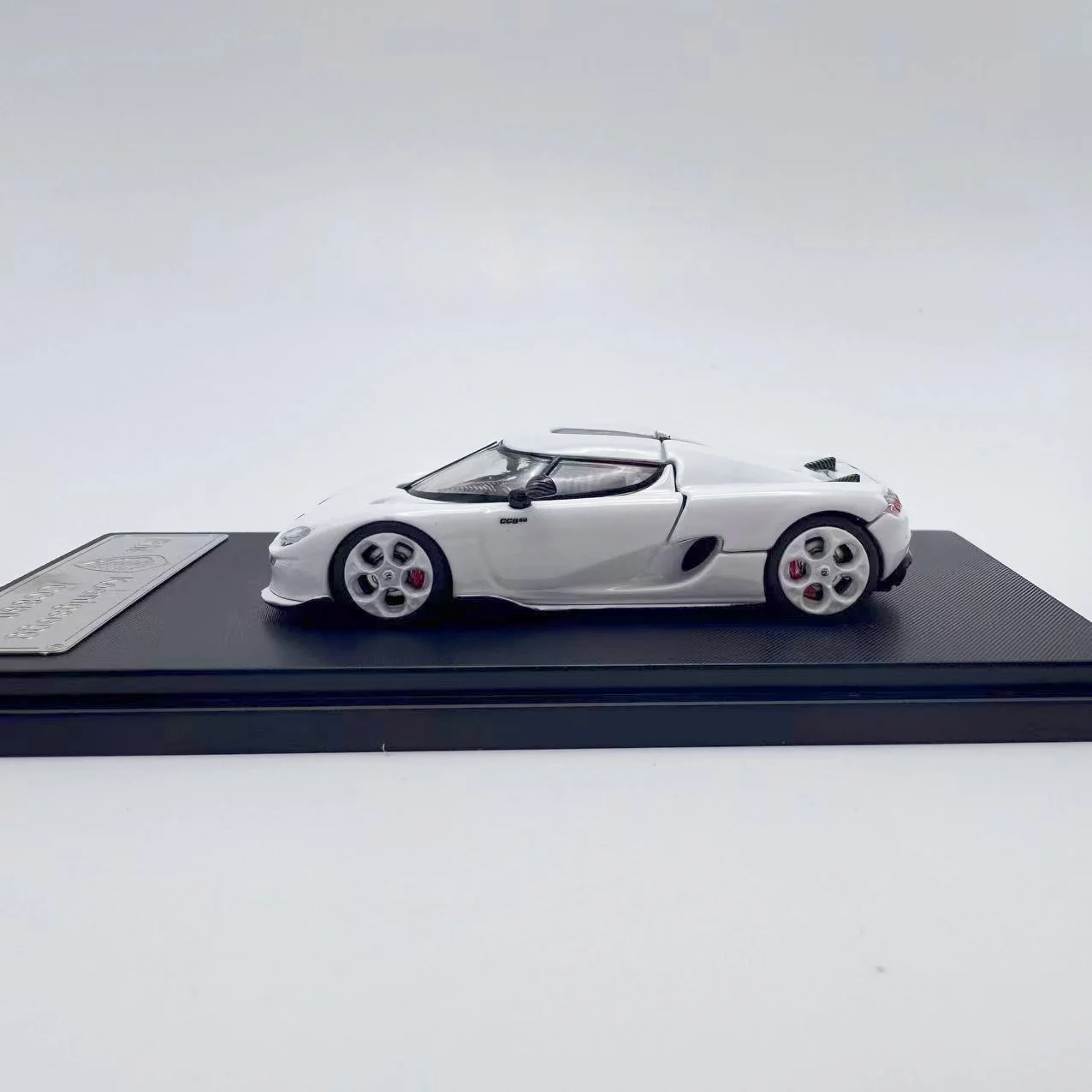 Modelo Rhino RM 1:64 CC850 Tampa magnética do motor Coleção de modelo de carro em liga