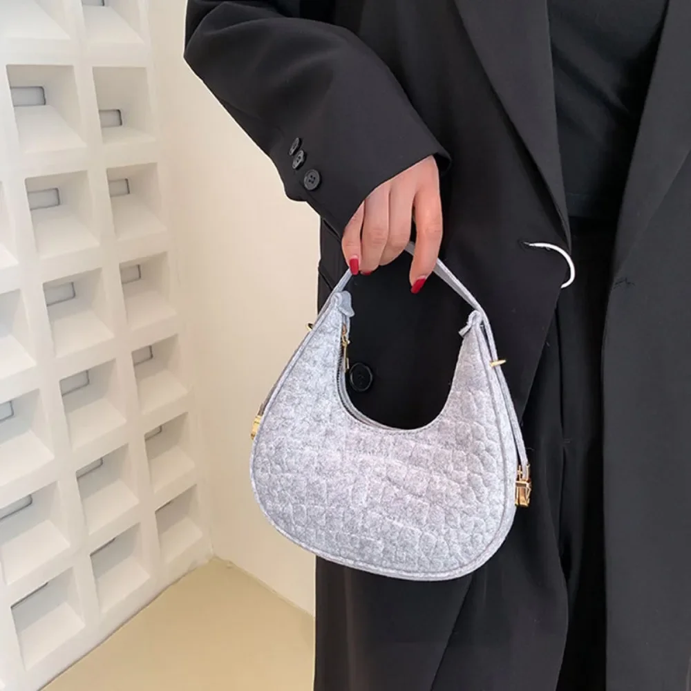 

Fashion Felt Cloth Shoulder Bag, Small Handle Underarm Clutch, Luxury Solid Color Handbag for Women with Purse