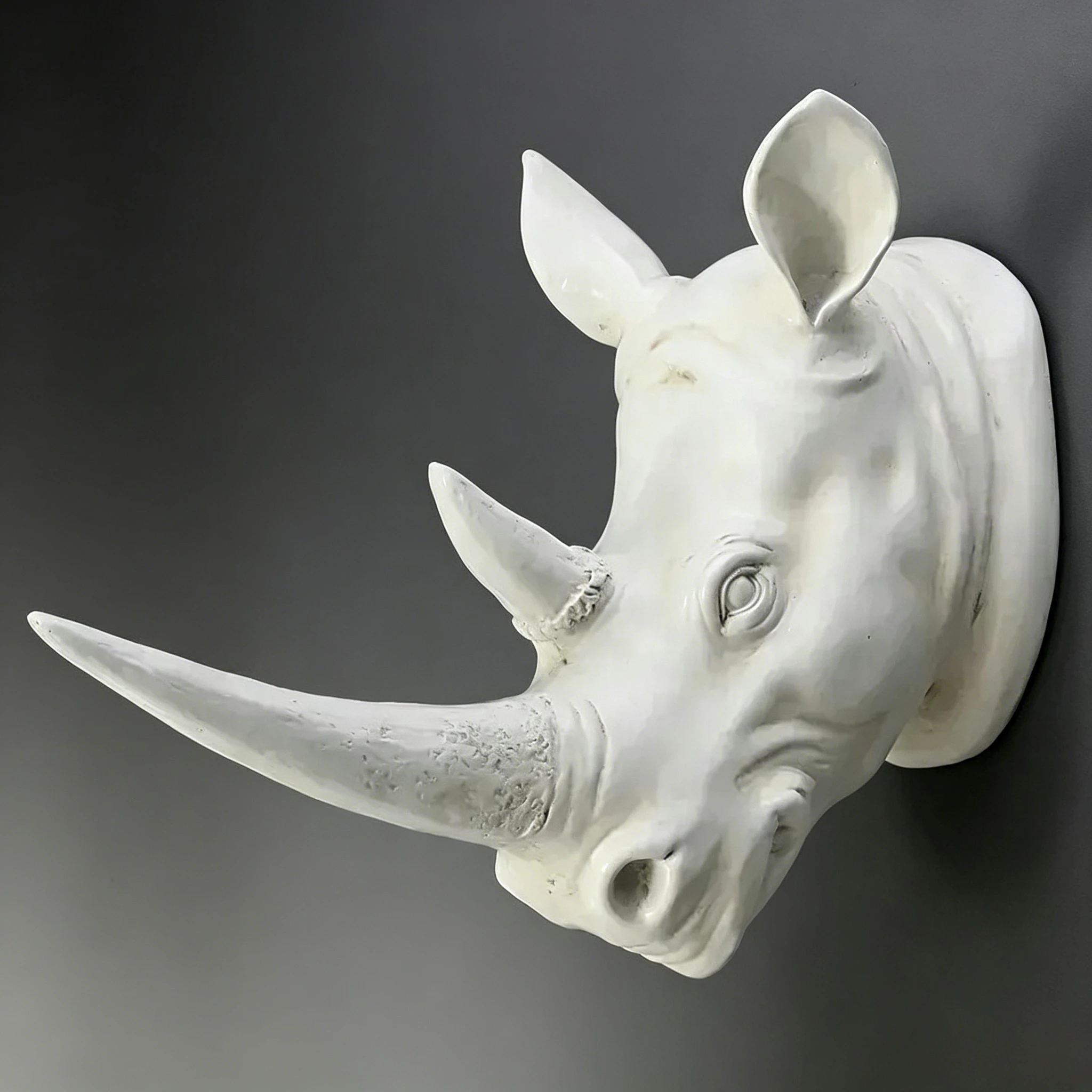 Resin Rhinoceros Head Wall Hanging Statue Exotic White Animal Sculpture Crafts Hotel Home Art Decoration Ornament Adult Gift