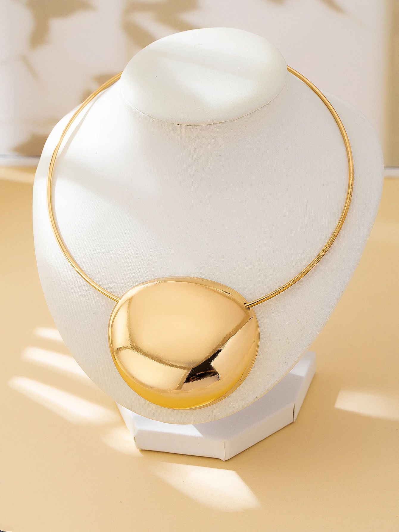 A Bold, Glossy, Geometric, and Stylish Minimalist Necklace Minimalist Metal Choker. Pendant Neck Accessory, Perfect for Gifting