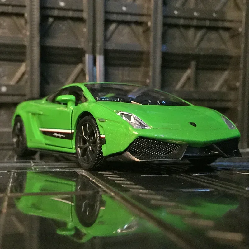 

Модель автомобиля в масштабе 1:36, имитация Lamborghini SINA LP570-4, модель автомобиля из сплава, модель дорожного знака, металлические украшения для детей