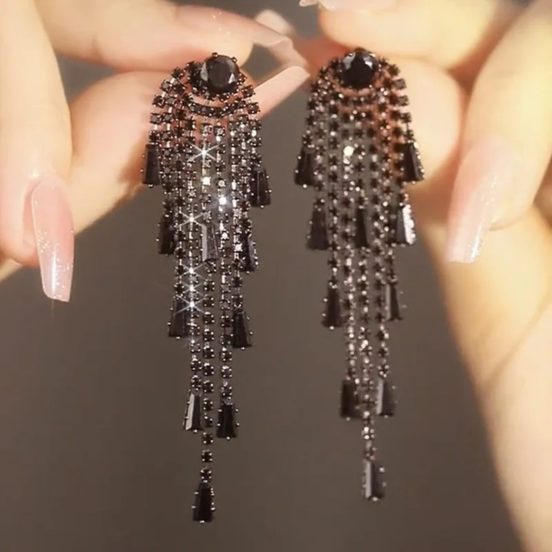 Schwarze Zirkon-Ohrringe mit langen Quasten im süß-coolen Stil, europäische und amerikanische Mode, temperamentvoll, hochwertiger Schmuck B