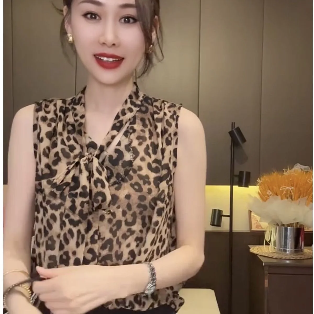 Elegant V-Neck Leopard Print Sleeveless Vest Women's Spring Summer Chiffon Top Design Retro Personality Skin-Friendly Breathable 4