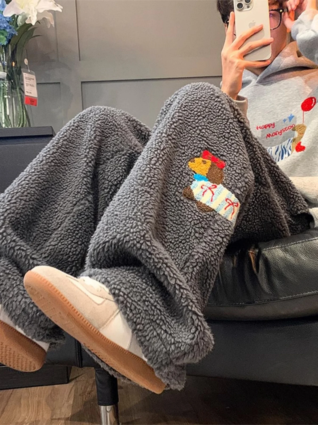 Calça casual de pelúcia bordada com cachorro salsicha com design exclusivo, calças largas grossas e macias, estilo preguiçoso, emagrecimento, casual, quente, versátil calças compridas