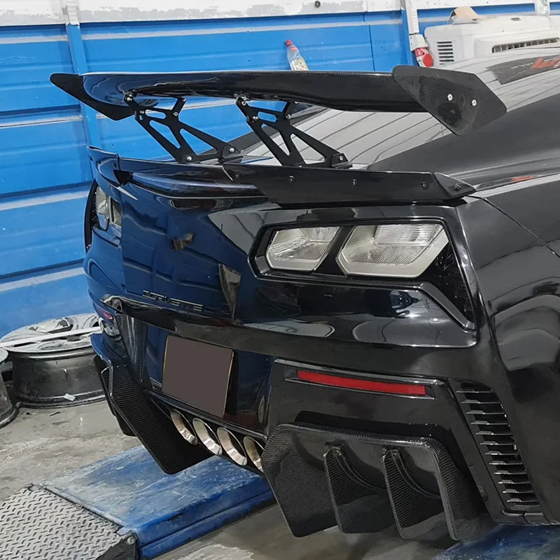 Fits 2014–2019 Chevrolet Corvette C7 Z06 2-door sports car-style genuine carbon fiber and fiberglass GT spoiler (APR style)