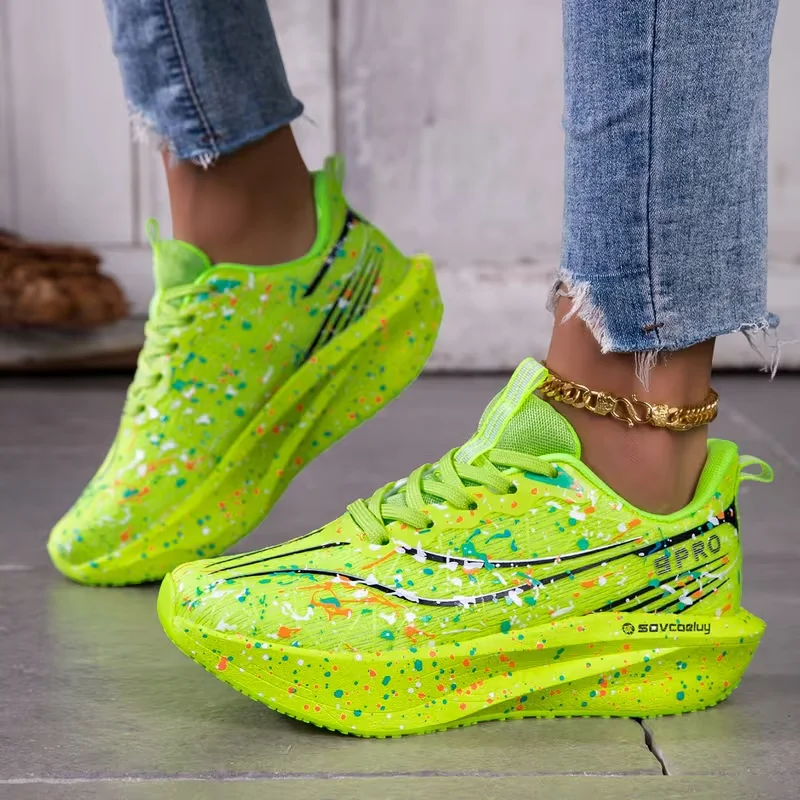 Damskie sneakersy, lekkie i od – Women'S Shoes Hey Dude recenzja i cena