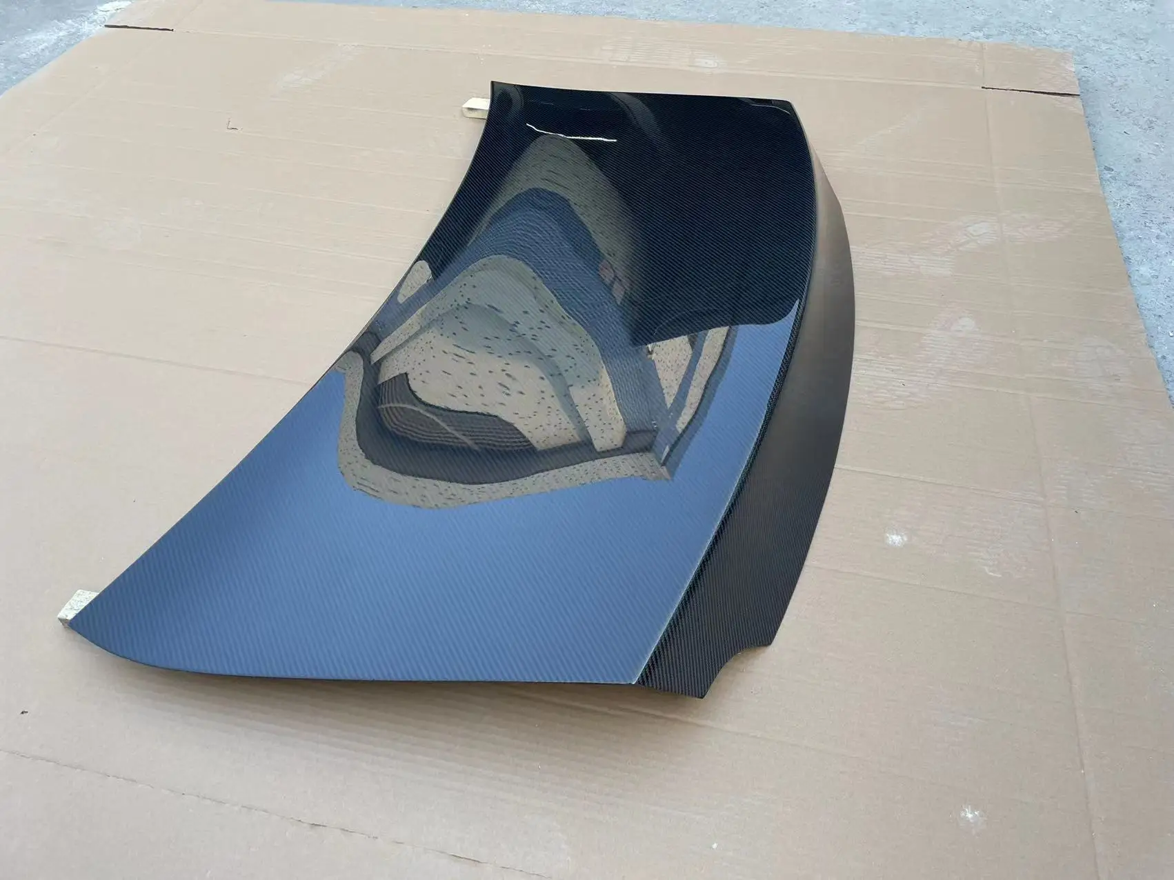 Montaggio perfetto Fibra di carbonio Parti di automobili di alta qualità Baule posteriore in fibra di carbonio stile OEM per Nissan Gtr R35 Gt-r35