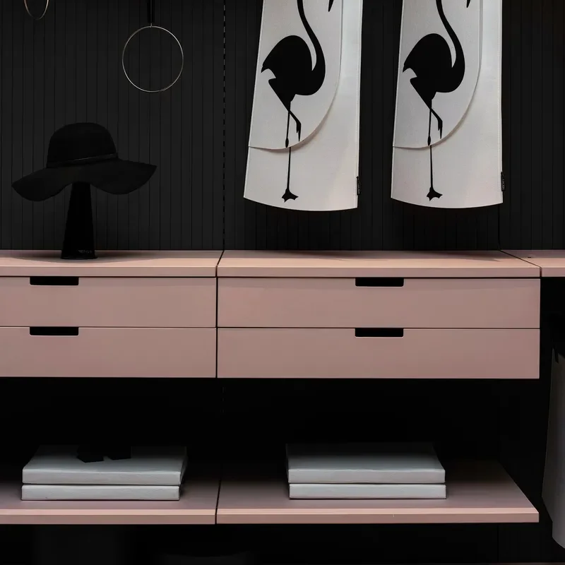 Pink Modern Freestanding L-Type Walk-in Cloakroom Senior Girls Mixed Oil Solid Wood Custom Wardrobe for Apartment