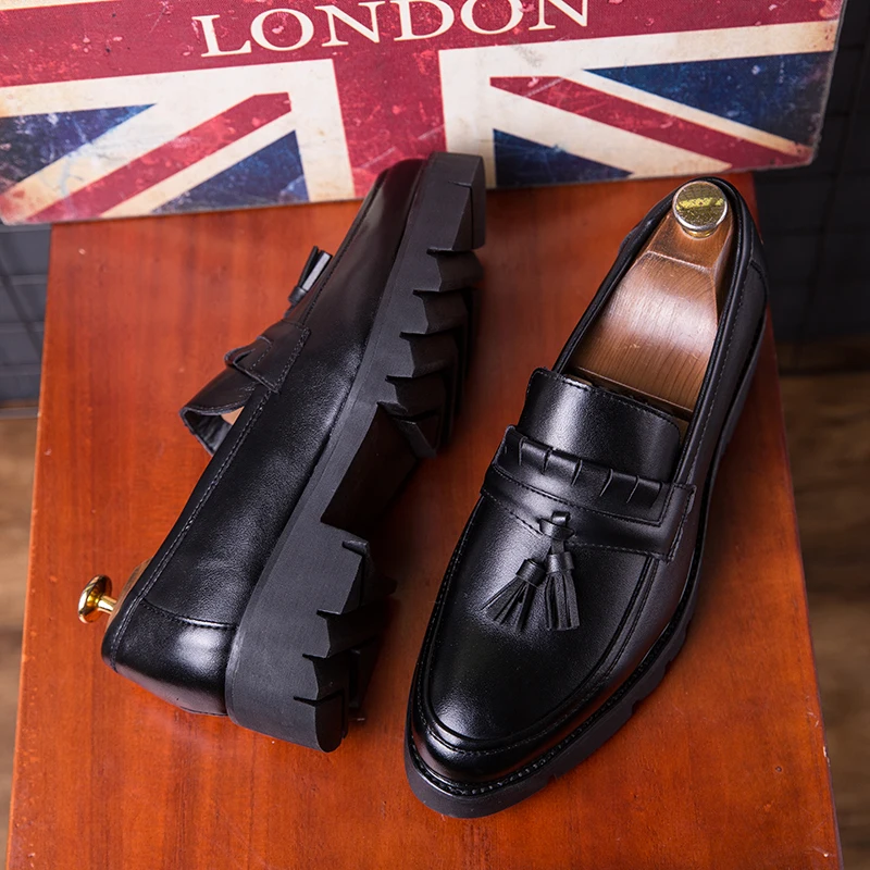 

Men Casual Business Loafers Black Men One-foot Comfortable Breathable Elegant Fringed Shoes Social Shoes Size 38-46 Men Shoes