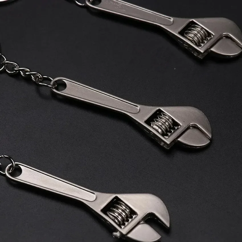 Mini Adjustable Wrench Key Chain Adjustable Metal Spanner Keyring Hand Tool Fine Workmanship Attractive Appearance