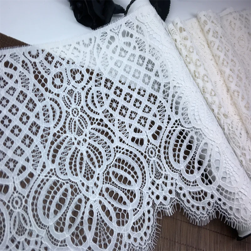 Ivory Chantilly Lace Trim Scalloped Hollow-Out Black Eyelash Lace Fabric DIY Lace Clothing Sewing Crafts for Lace Accessories