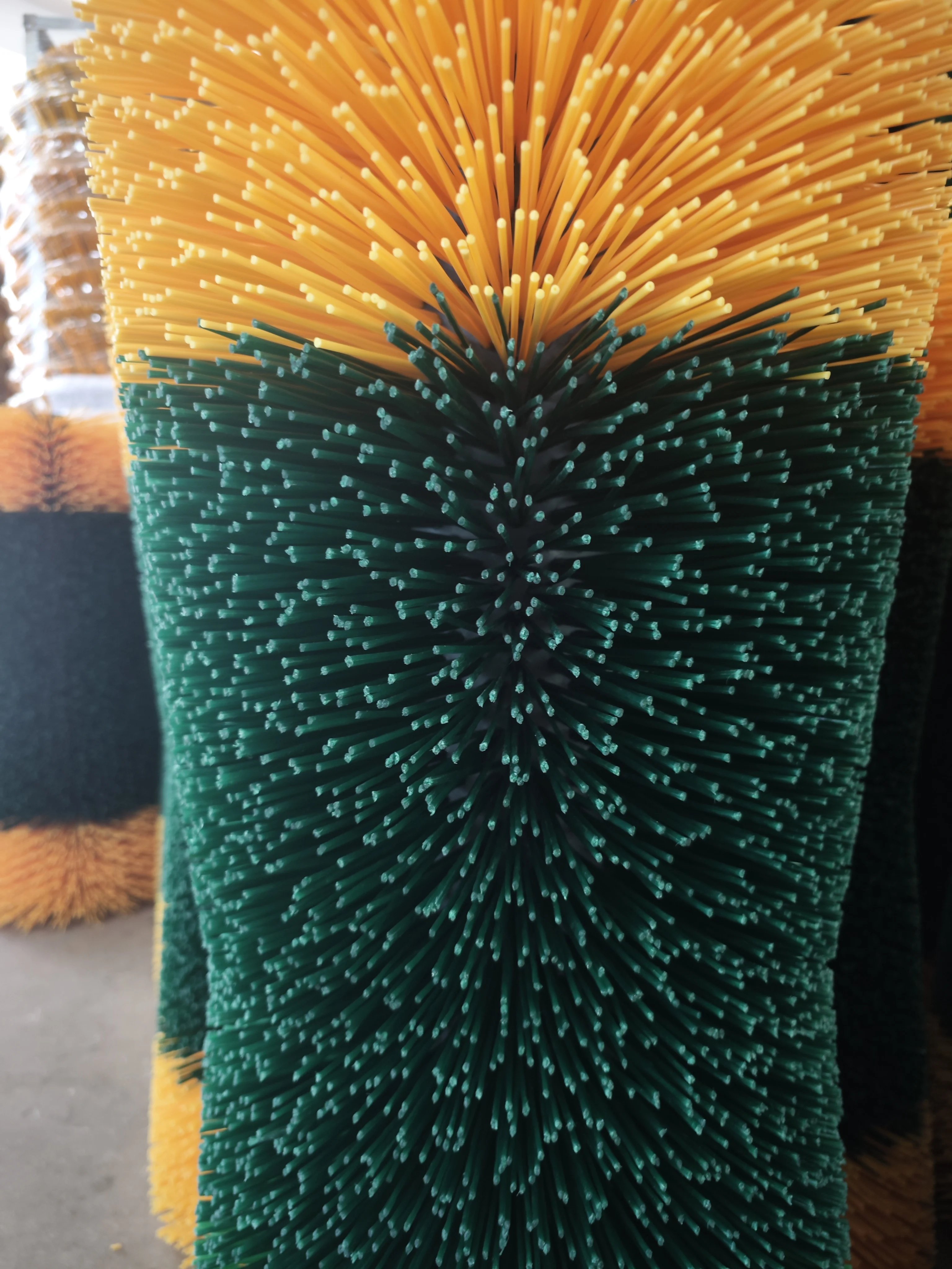 Automatic Rotating Cow Body Brush Electric Cattle Massage Brush For Dairy Farm Livestock Care