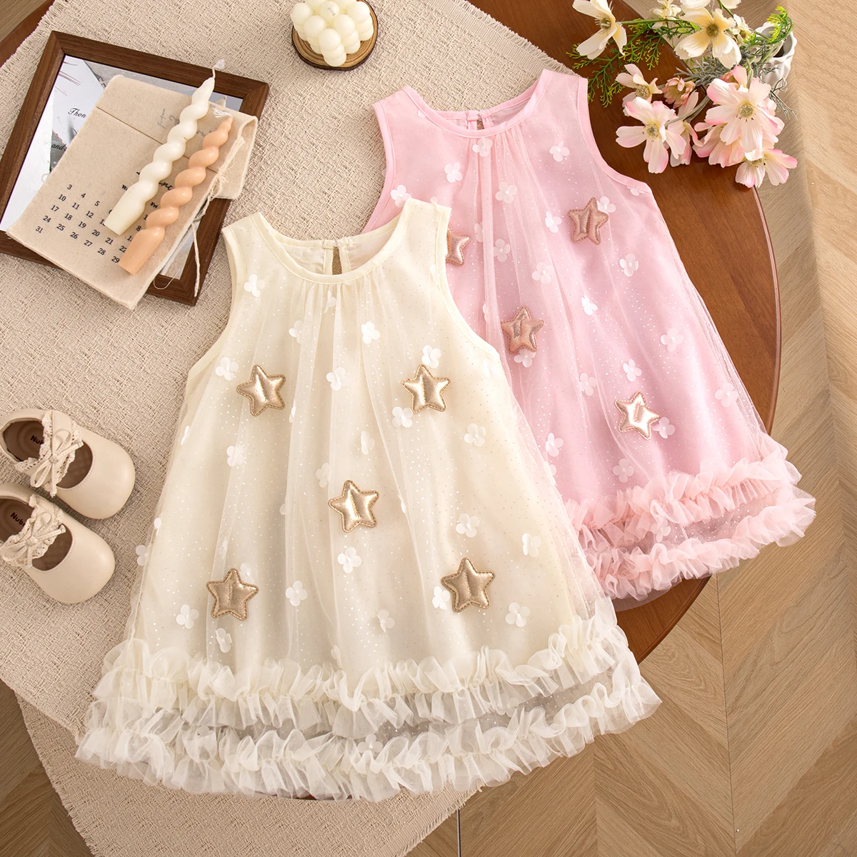 Sommerliches Süßes Rosa Stern-Blumen Ärmelloses Kleinkind-Feenkleid Modisches Liebliches Gerafftes Rüschen-Babymädchen Geburtstagsparty Tüllkleid