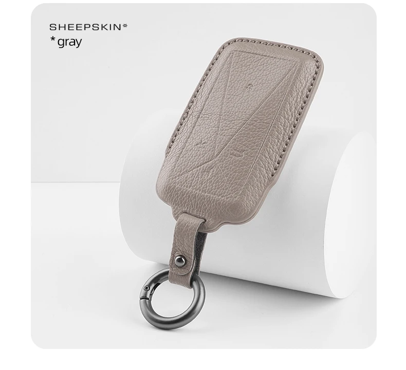 Aviator car key pouch made of goat skin for remote control protection; modification of leather accessories for car keys
