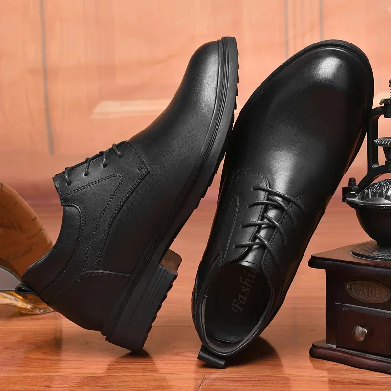 Sapatos formais de couro genuíno para homens, Lazer Oxford Shoes, Vestido de casamento, Calçado respirável, Novo design, Marca ao ar livre