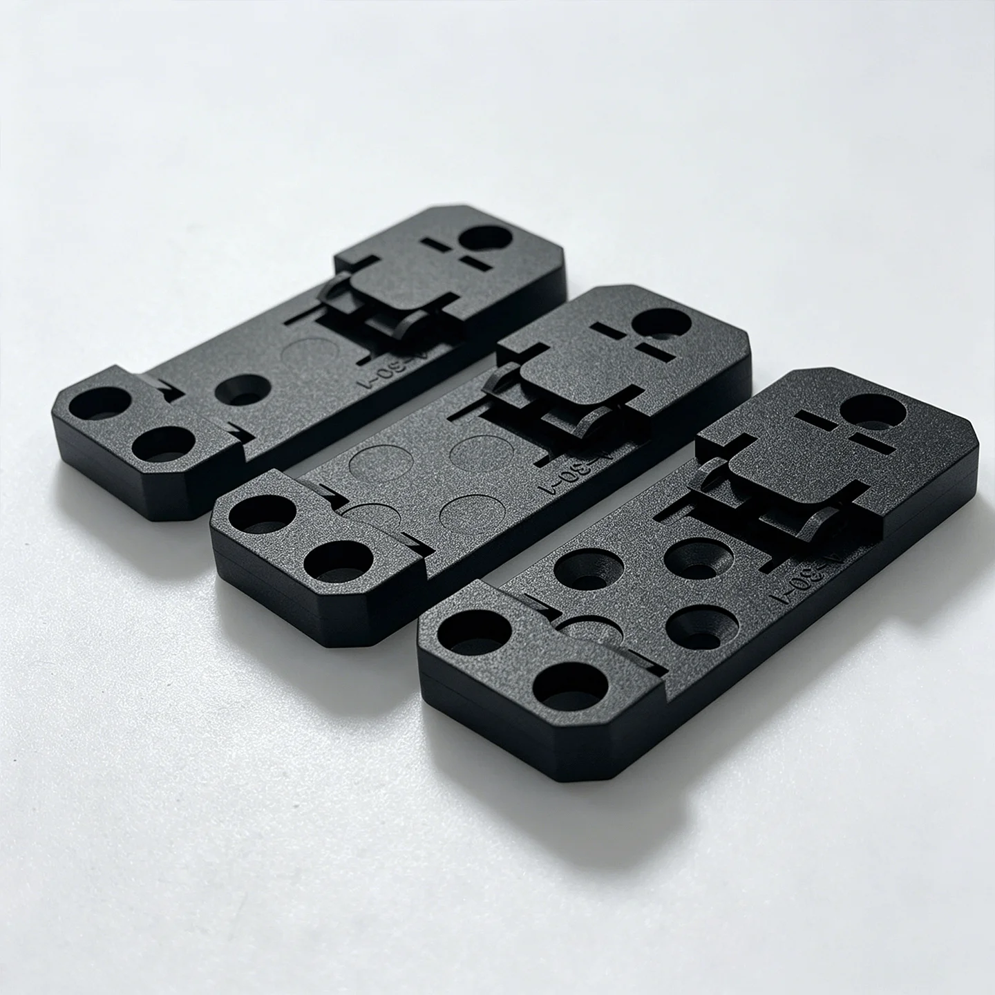30mm Wide Plastic Snap Clip, Solid State Relay Mounting Bracket, Electrical Enclosure Fixing Clip, DIN Rail Mounting Clip